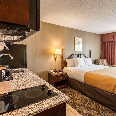 Suburban Extended Stay Hotel Fairmont Buitenkant foto
