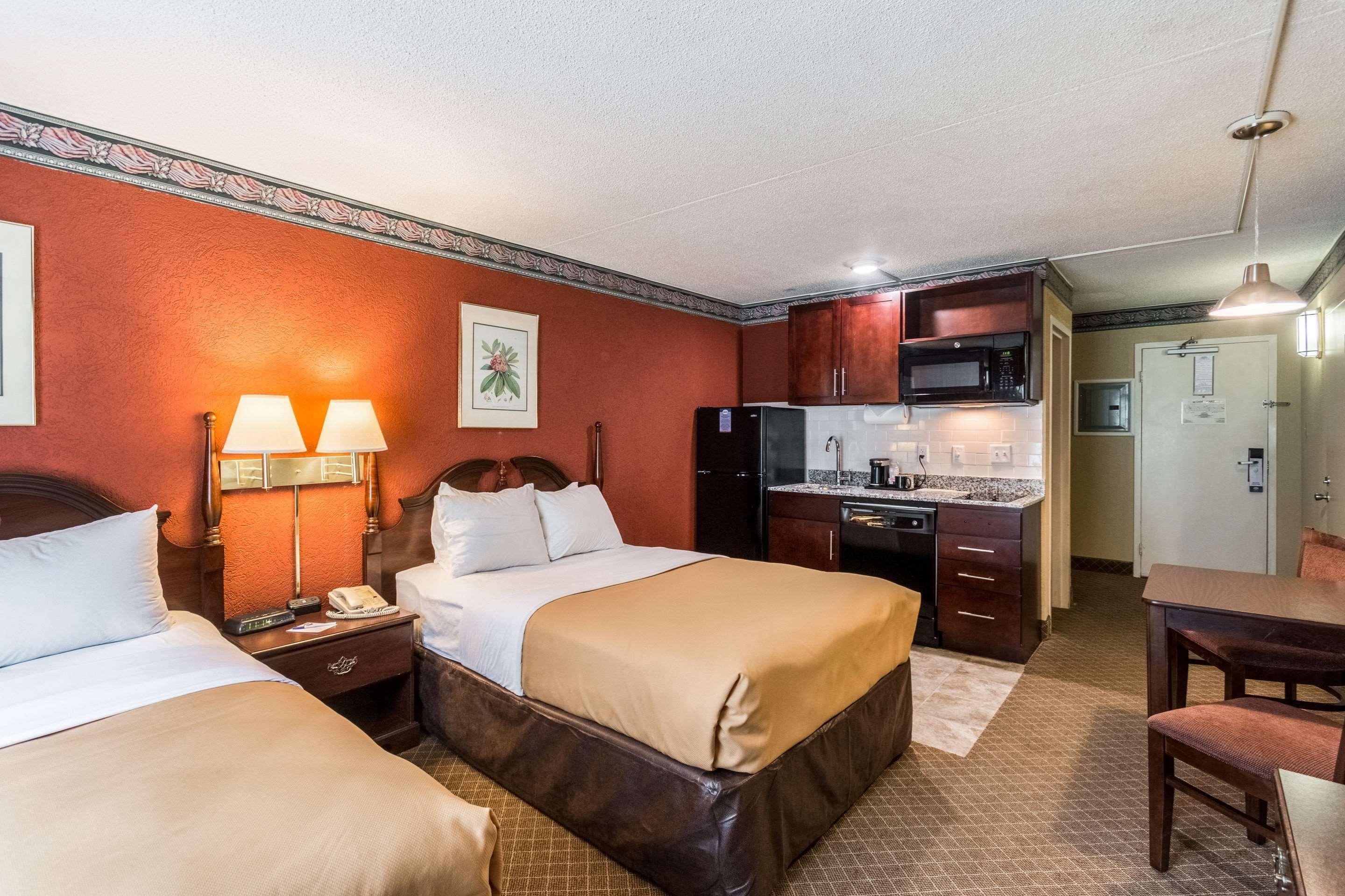 Suburban Extended Stay Hotel Fairmont Buitenkant foto