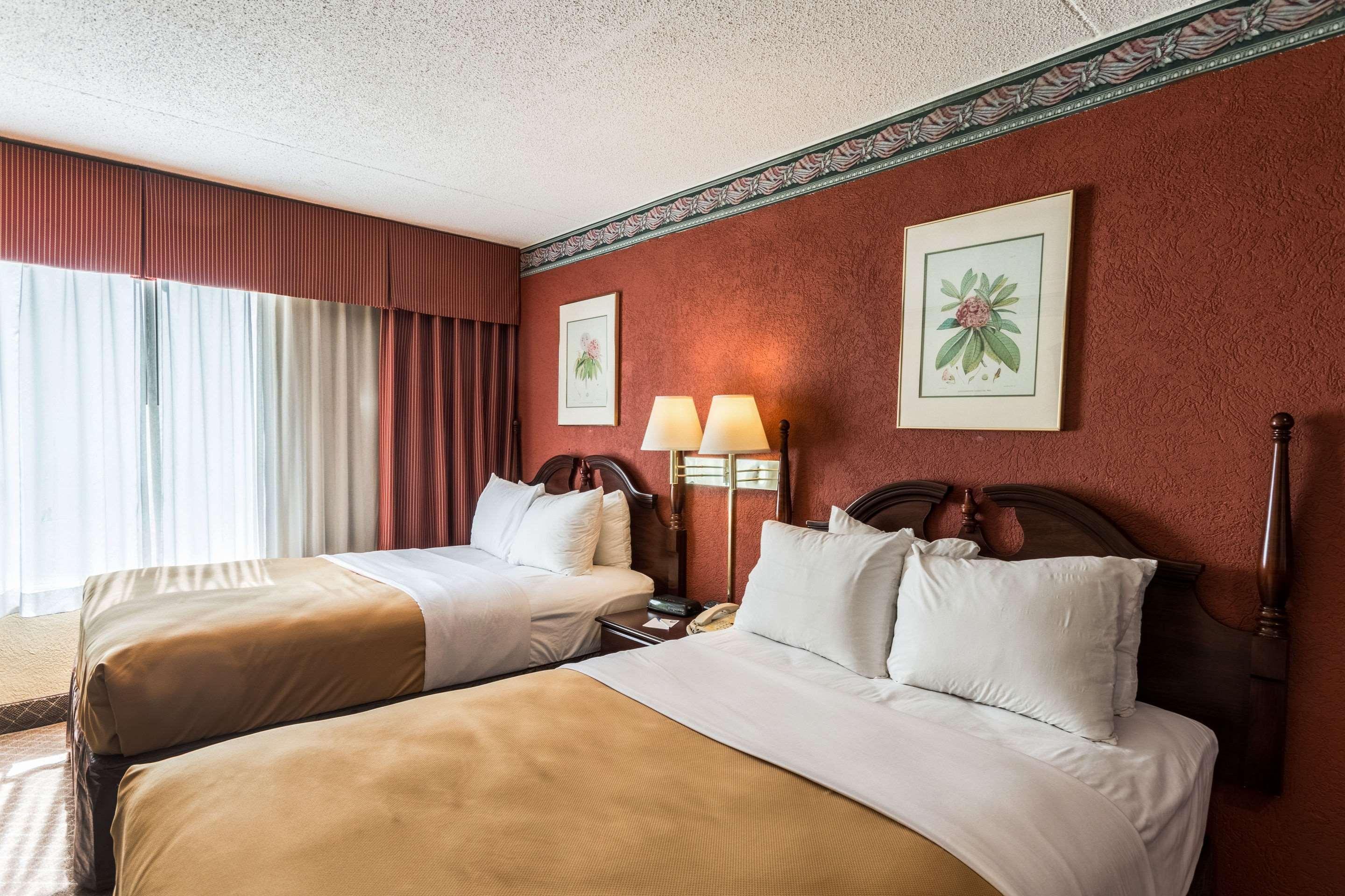 Suburban Extended Stay Hotel Fairmont Buitenkant foto