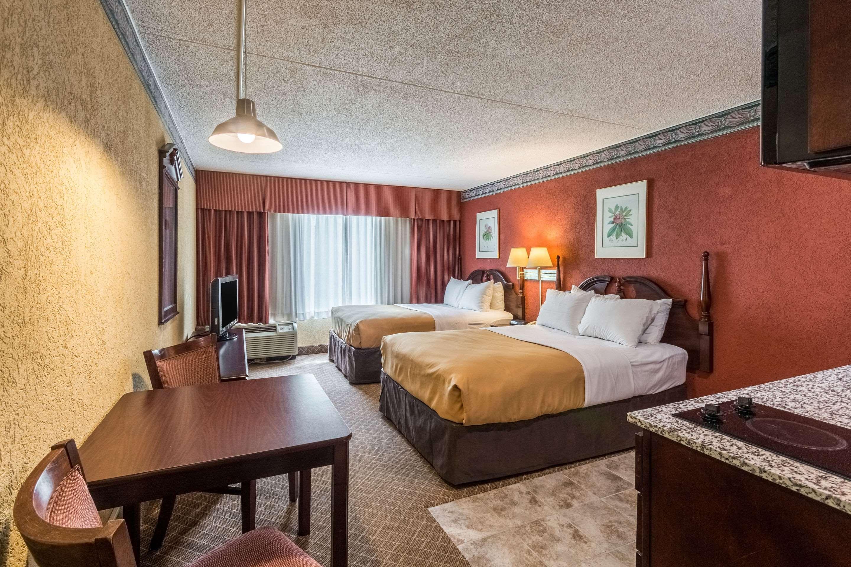 Suburban Extended Stay Hotel Fairmont Buitenkant foto