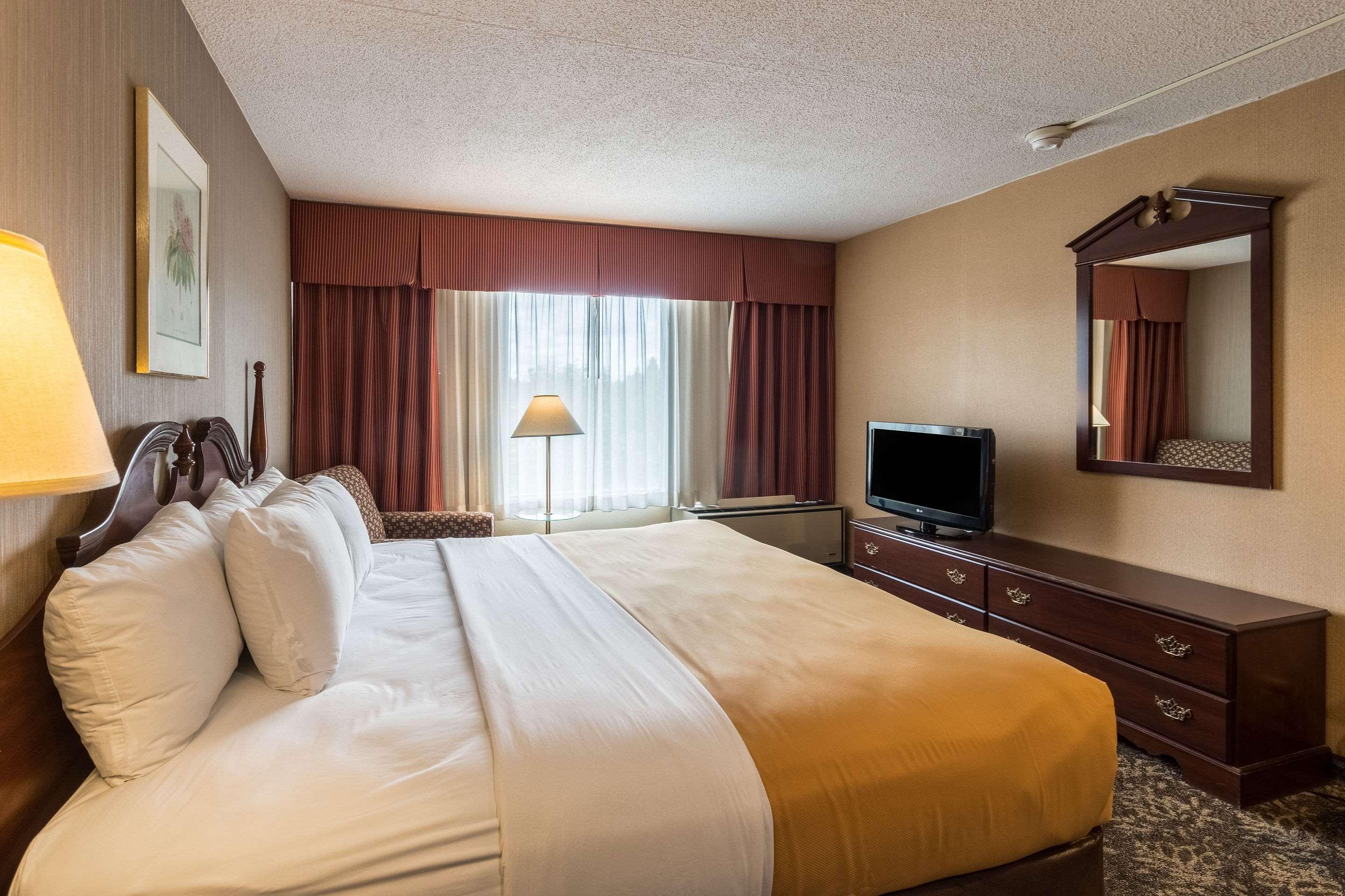 Suburban Extended Stay Hotel Fairmont Buitenkant foto