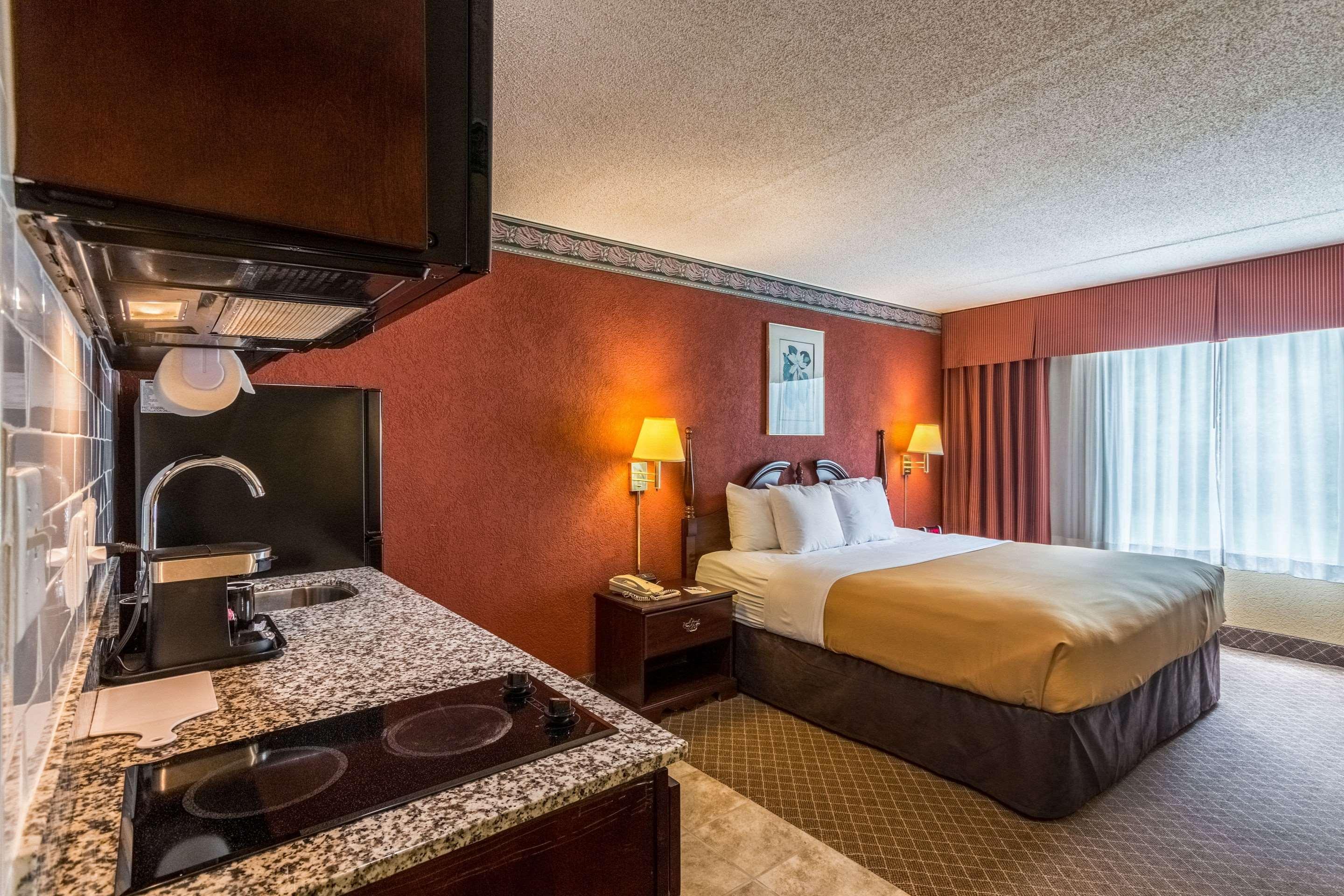 Suburban Extended Stay Hotel Fairmont Buitenkant foto