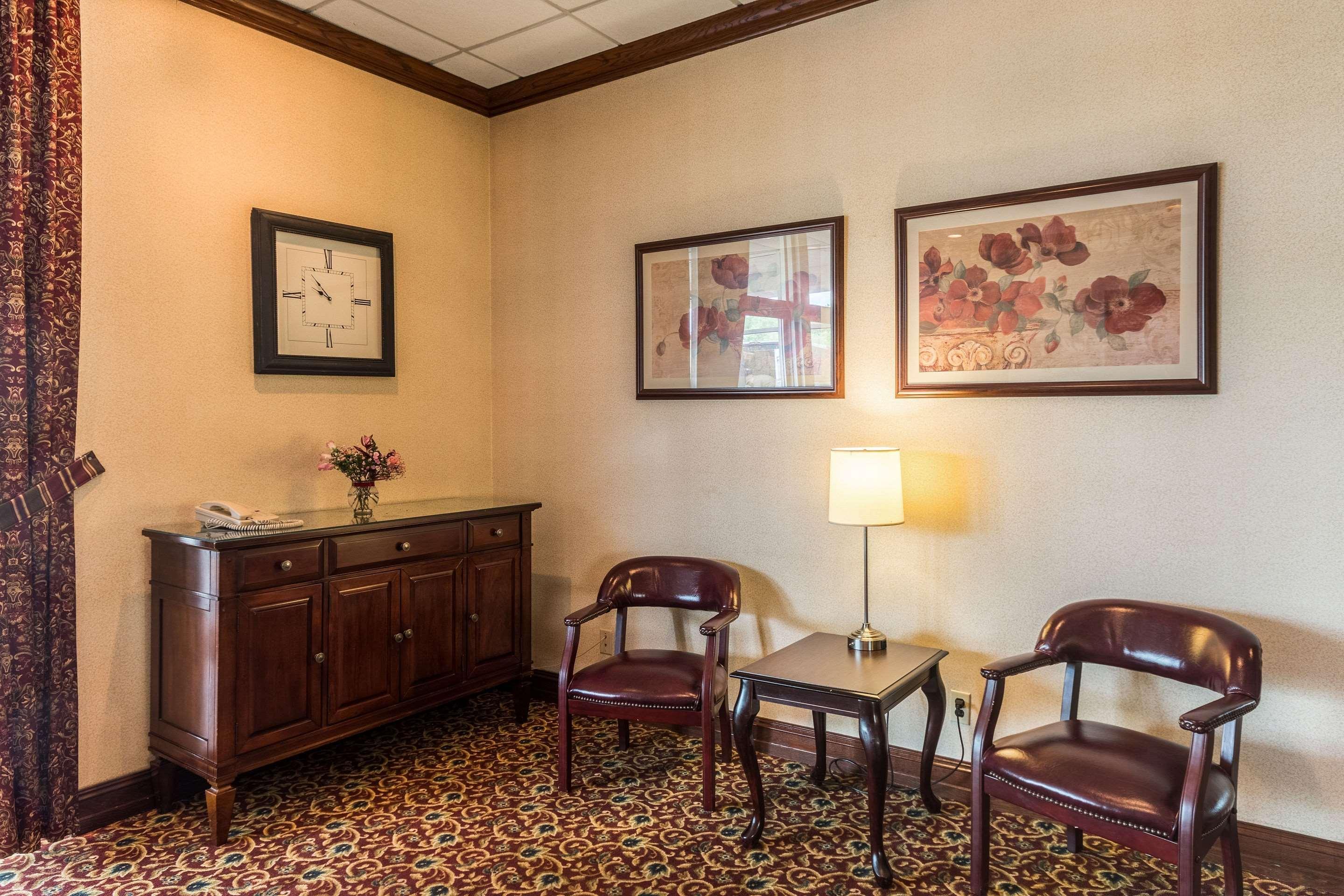 Suburban Extended Stay Hotel Fairmont Buitenkant foto