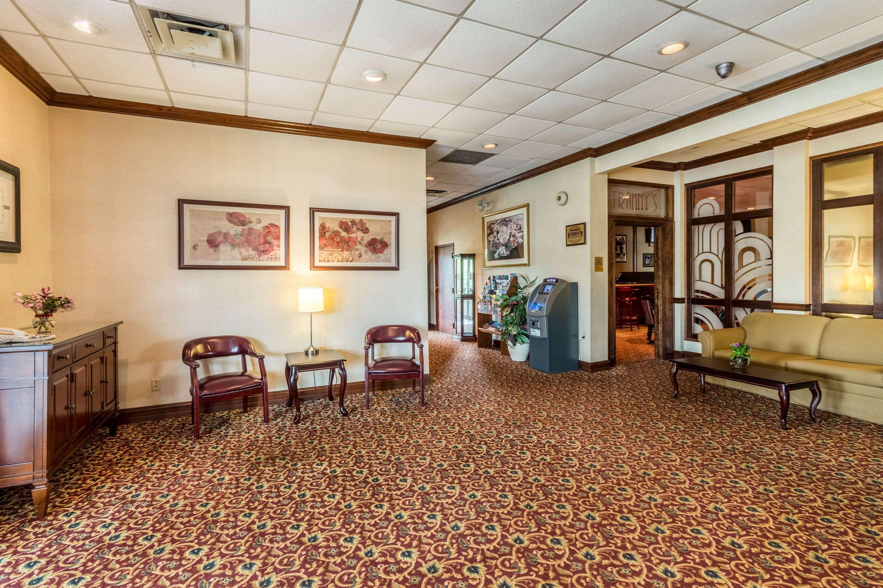 Suburban Extended Stay Hotel Fairmont Buitenkant foto