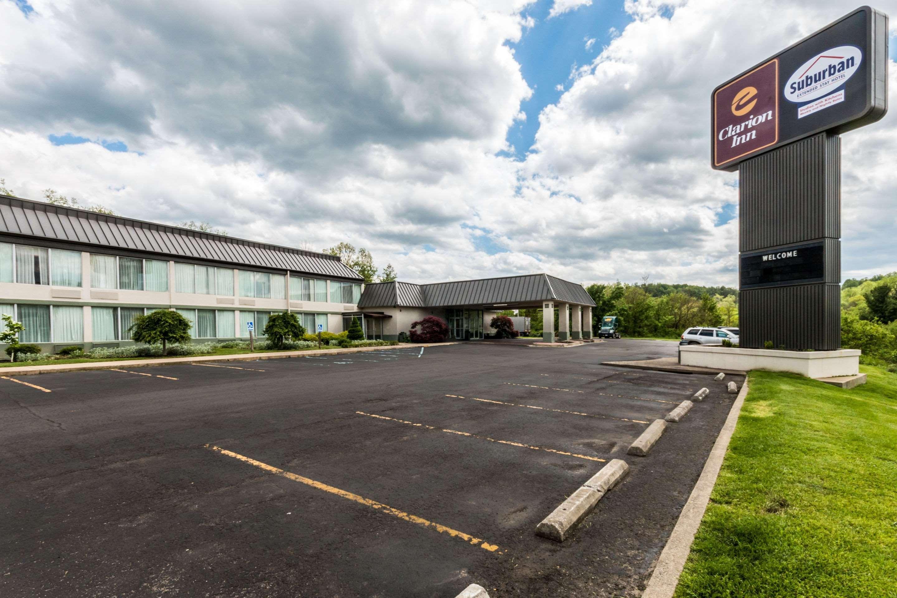 Suburban Extended Stay Hotel Fairmont Buitenkant foto